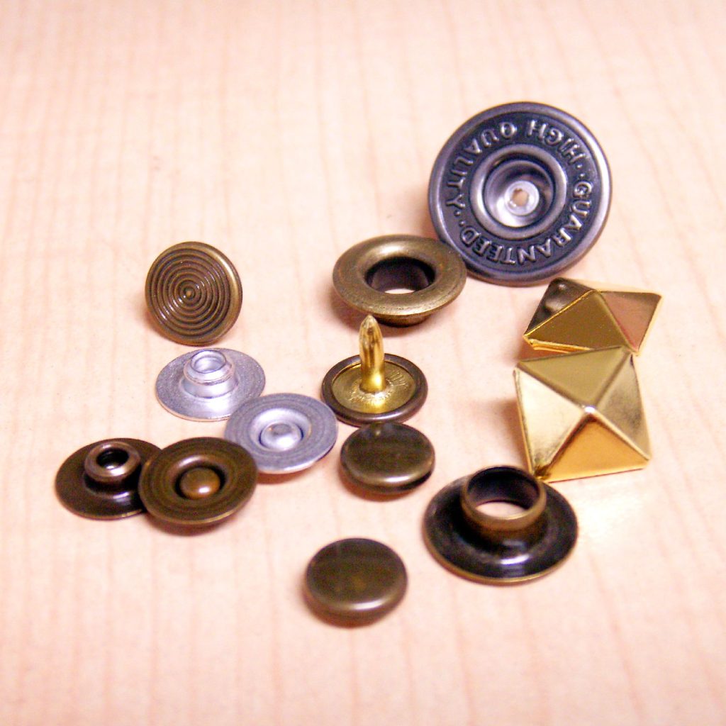 カシメ リベット